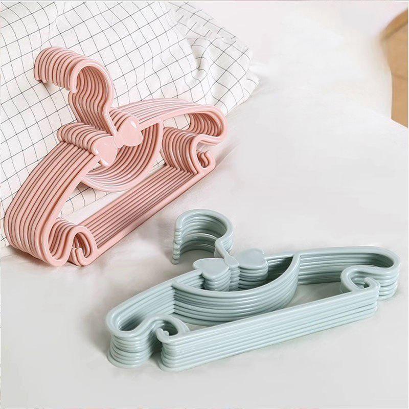 Baby Clothing Hangers - 12 個のベビーキッズ服ハンガーセット耐久性のある滑り止め衣類吊り下げラック幼児服ディスプレイオーガナイザー