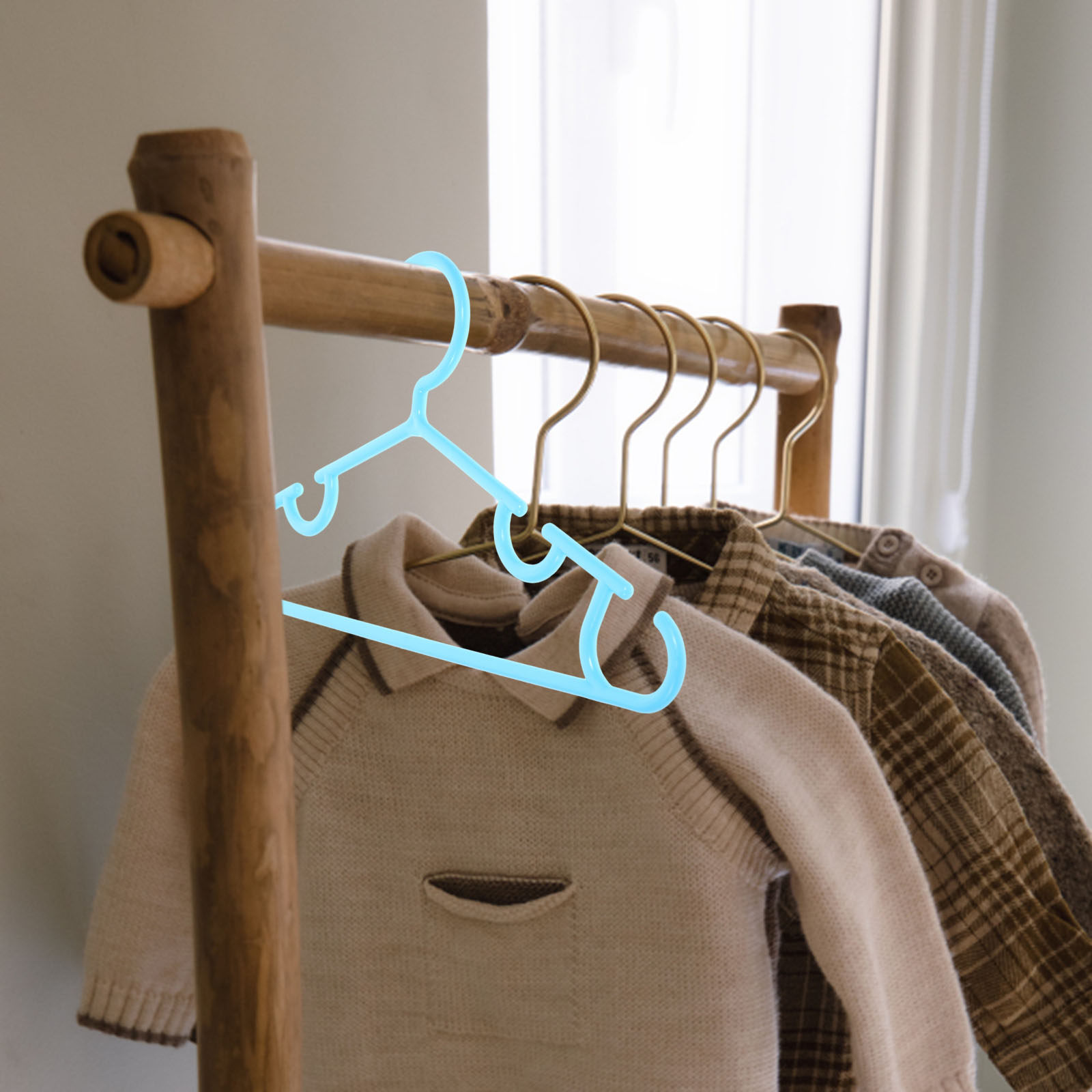 Baby Clothing Hangers - 10個入りプラスチック製滑り止めベビーハンガー、頑丈な子供用衣類ハンガー、クローゼットオーガナイザー、幼児用衣類ラック