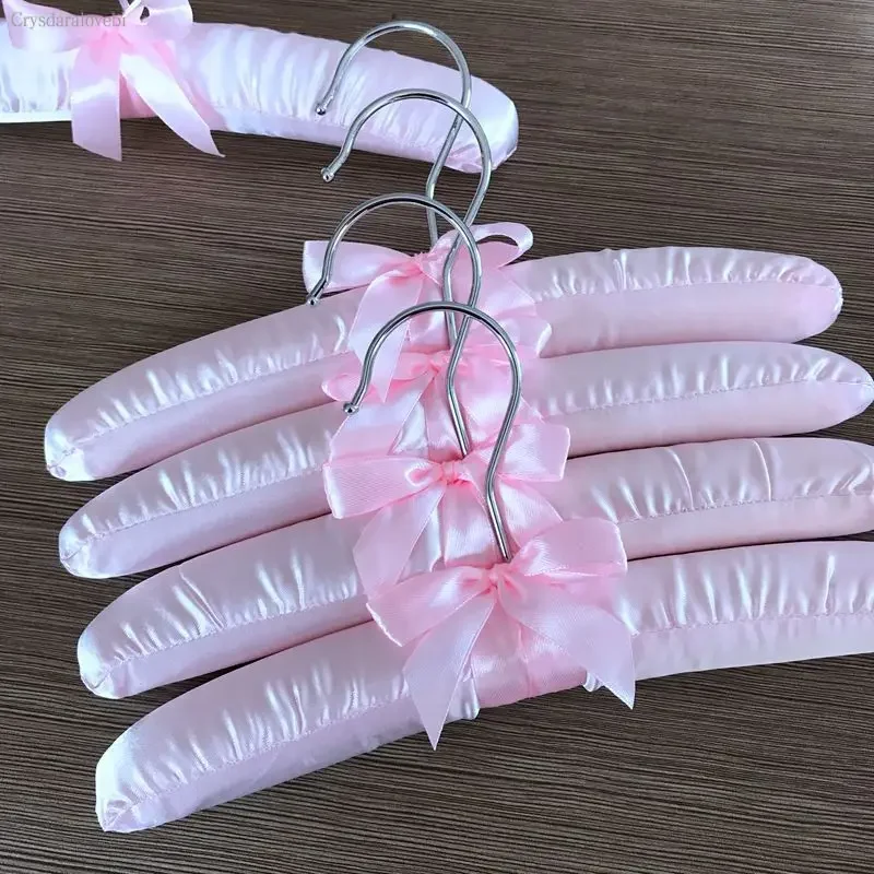 ベビー服カラフルハンガー吊り下げフックシルク小型プラスチック - Baby Clothing Hangers のレビューと価格