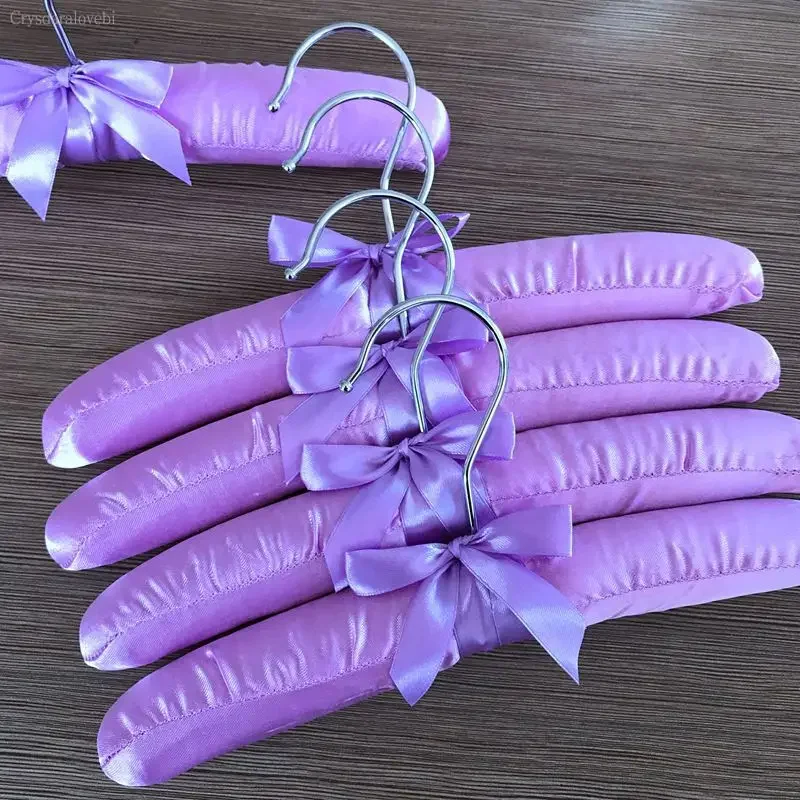 ベビー服カラフルハンガー吊り下げフックシルク小型プラスチック - Baby Clothing Hangers のレビューと価格